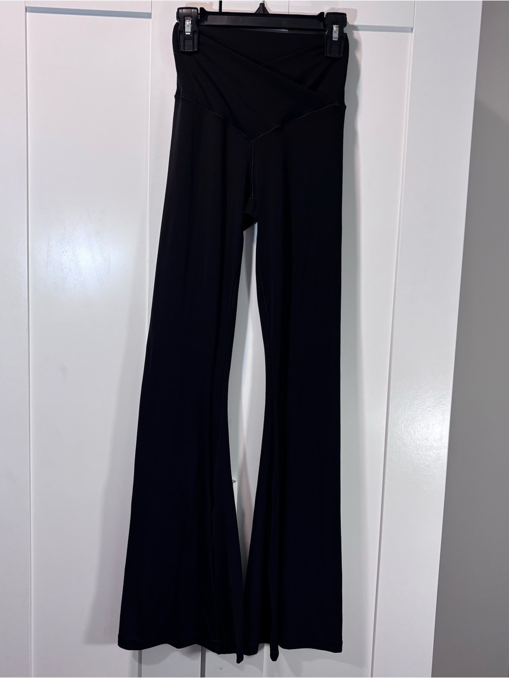 OFFLINE by Aerie Real Me Super Flare Leggings S Short Black Crossover Hi Rise
